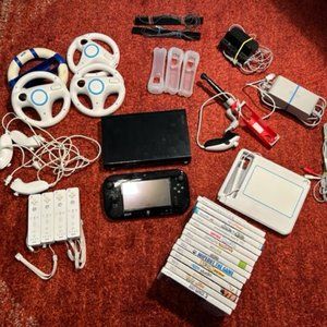 Nintendo Wii U Console & Game Pad w/Charging Stand 32 GB Black w/15 Game Lot